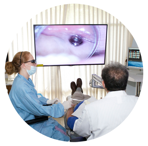 Dentists using the Mora Vision System